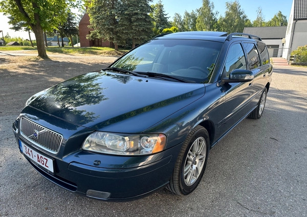 Volvo V70 cena 23900 przebieg: 240000, rok produkcji 2007 z Okonek małe 781